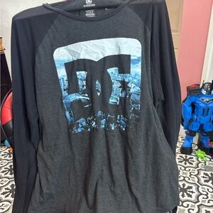 DC
XL
Gray,blue,white